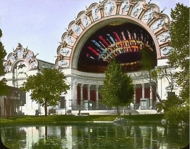 Entrance to Le Palais de l'Optique at the 1900 Paris Exposition.
